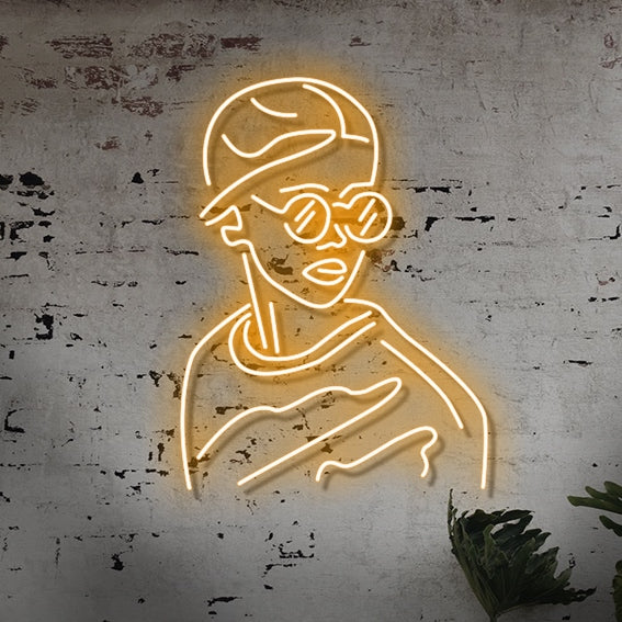 Minimal Kadın Neon Led